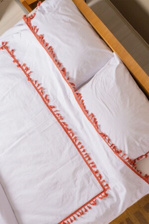 White 100% Cotton Double Duvet Cover and Pillow Set with Red Pompom ONVR200 - vivamaison