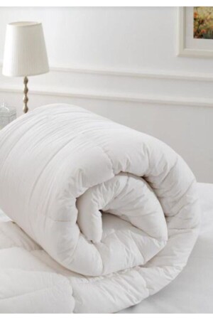 White Single Microfiber Quilt MDMLSTK - Madame Louise
