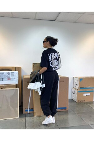 Yishe Sweatpants T-shirt - Black Printed Tracksuit Set Oversize Crew Neck - Mythologie
